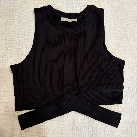 Black Cropped & Ribbed Tank Top - Picture 3 of 5